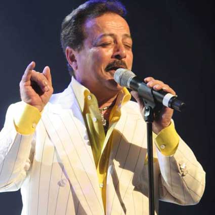 دانلود آهنگ شاهرخ مرغوب چشات رنگش لعاب داره رو موجاش التهاب داره